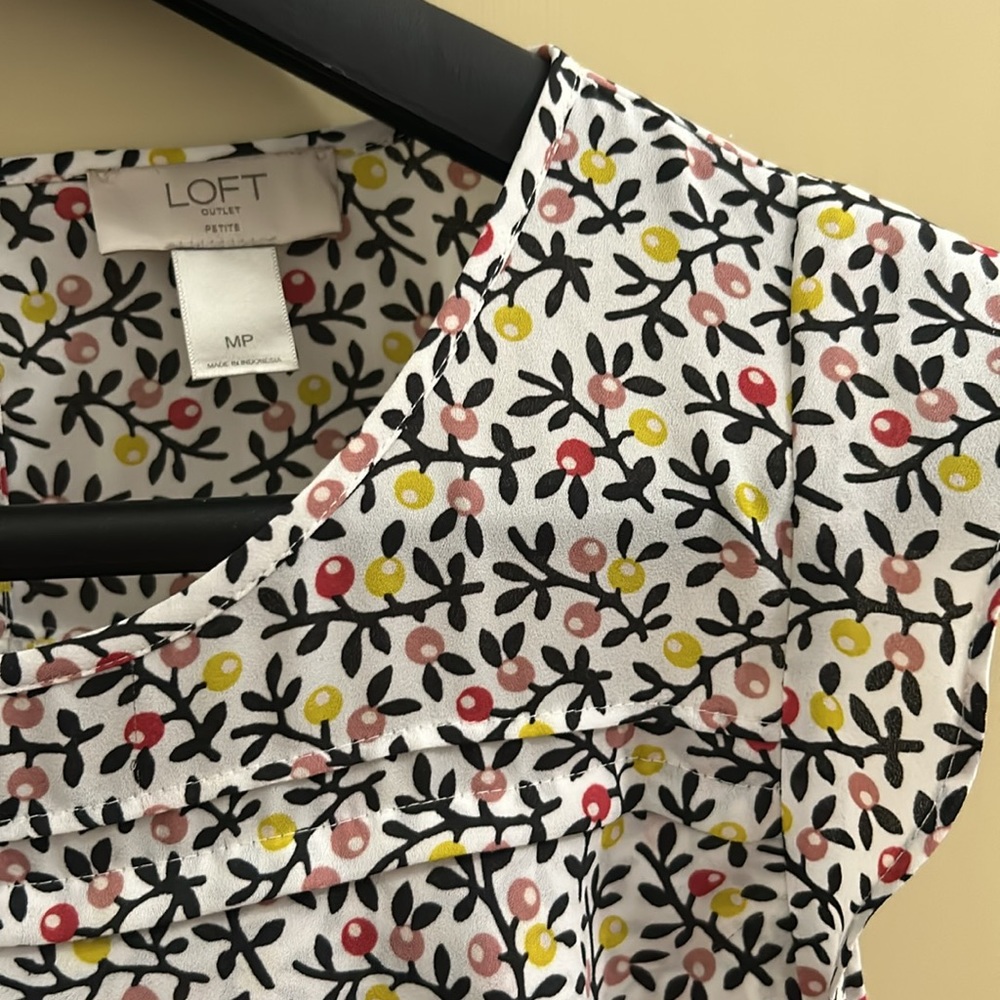 Loft summer blouse - Picture 2 of 3